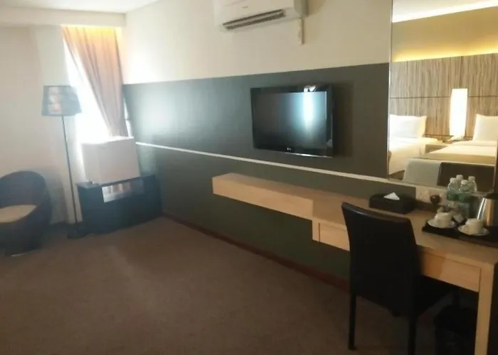 Grand Medallion Hotel
