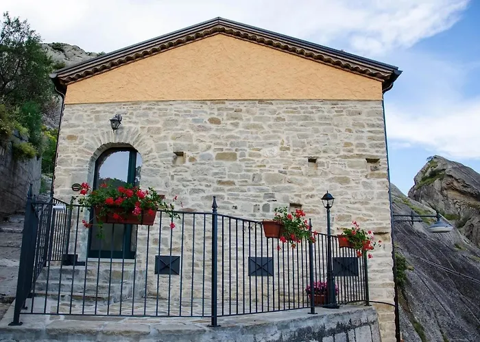 Paschiere By Keyhole Selection
