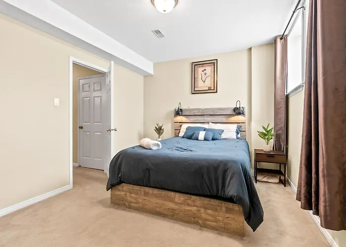 Simplylovely Modern Condo Near Downtown Ottawa With Free Parking And Patio