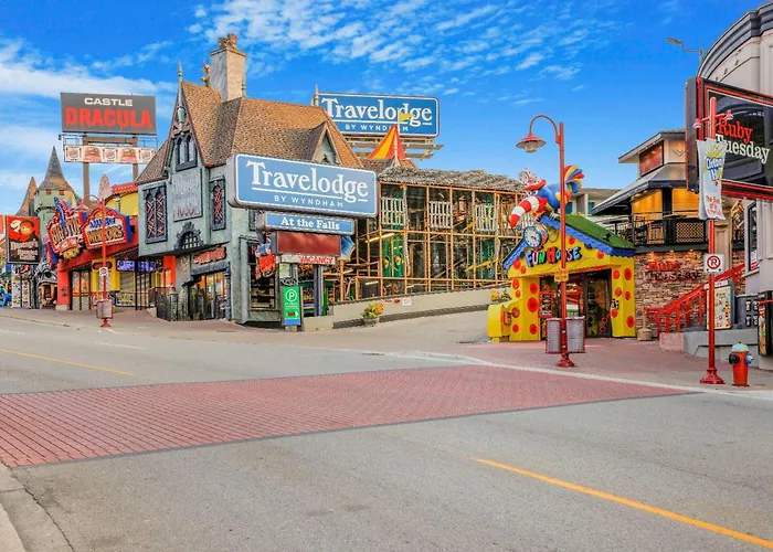 Travelodge By Wyndham Niagara Falls At The Falls