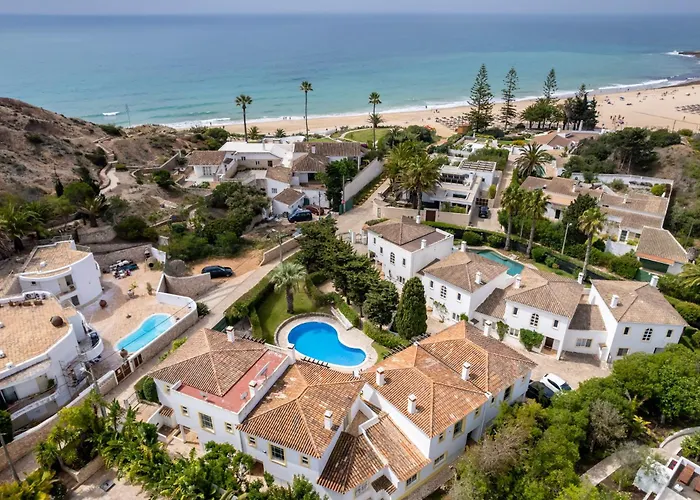 Casa Sirrah Condominio Moradias Parque Da Praia By Coolhouses