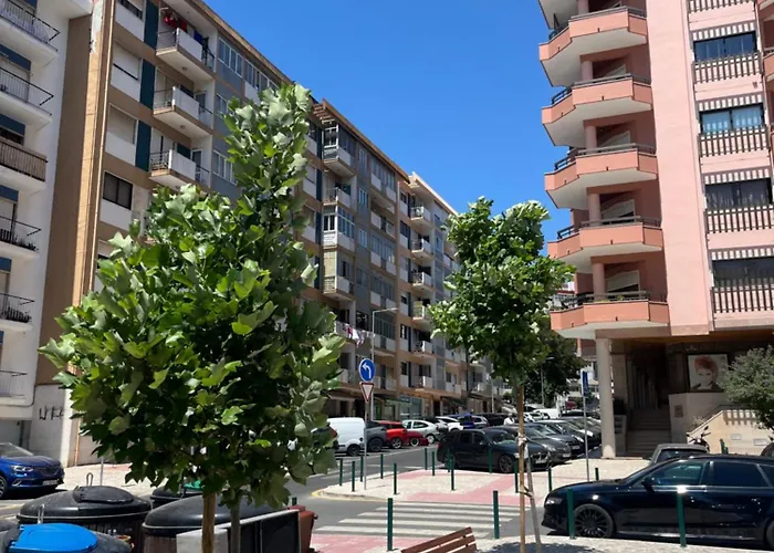 Modern 2Br Apartment With City Views I Near Lisbon By Livininlisboa