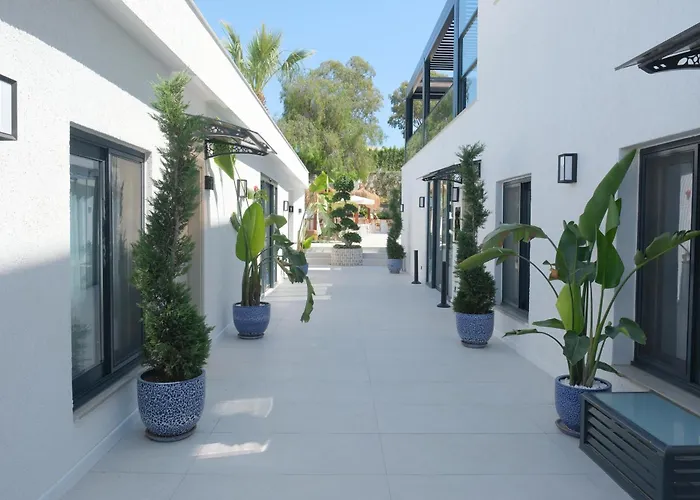 Taga Hotel