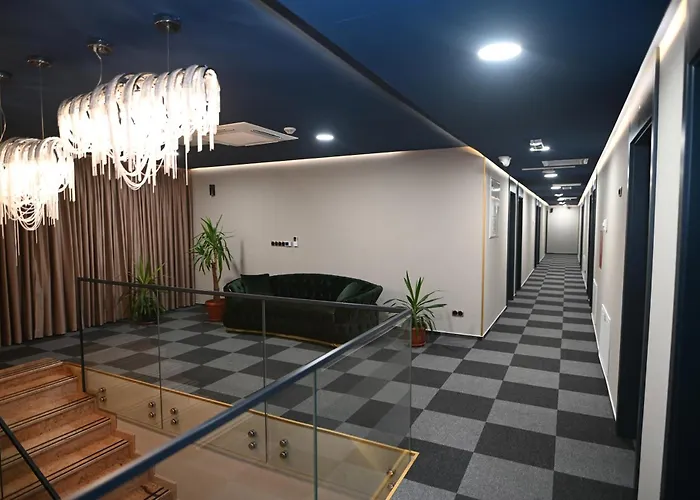 Hotel Lobby Plus