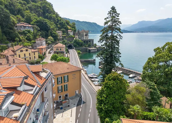 La Darsena Front Lake Apartment