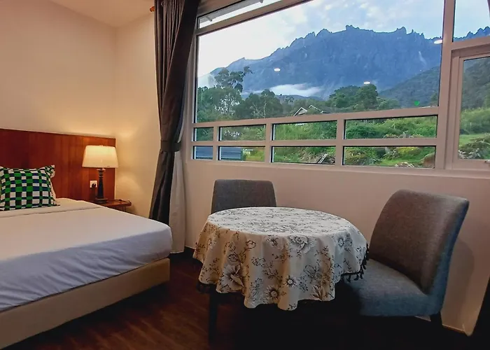 Sling & Stone Mountain Suites - Heritage House