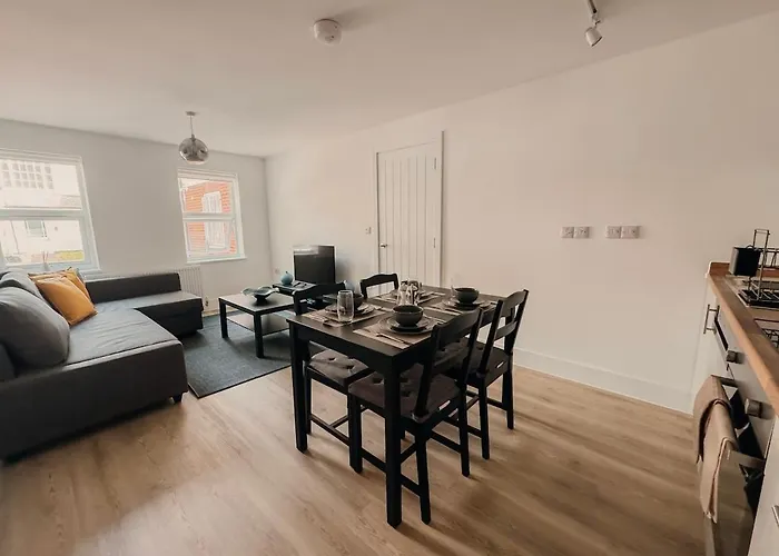 Modern Stay - Walk To Everything 2