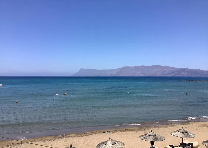 Molos Beach Rooms