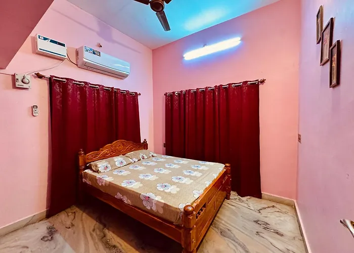 Phoenix Holiday Home