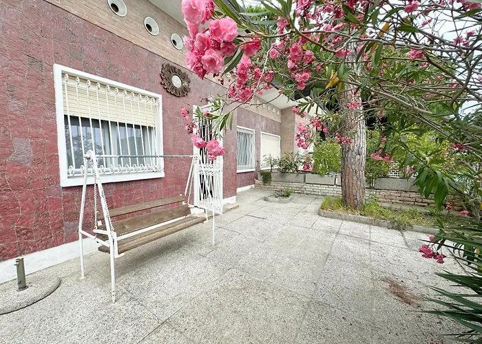 Intera Casa, 100 M Dal Mare, Grande Giardino
