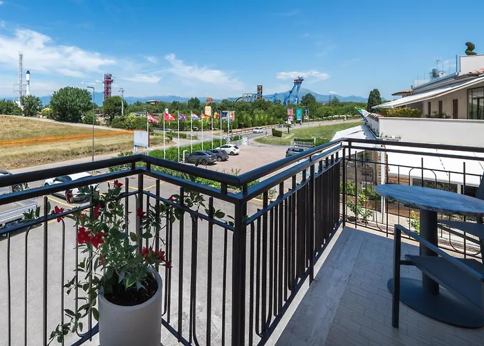 Hotel Max Lazise &Appartamenti - A Due Passi Dai Parchi Piu Famosi