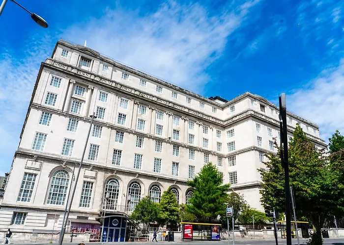 Adelphi Hotel