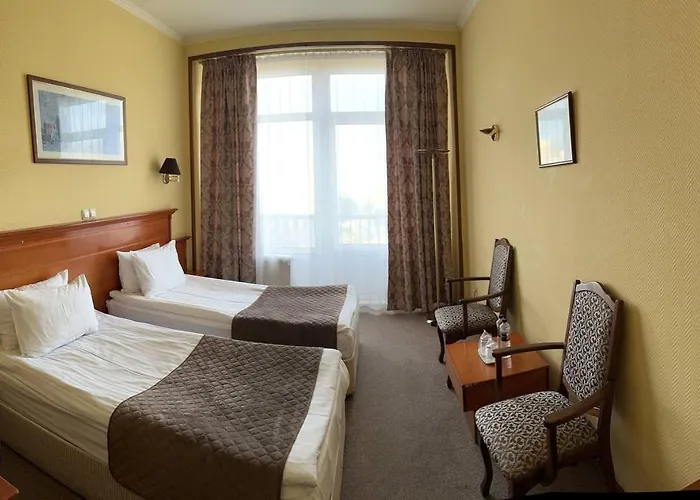 Готель Дніпро Dnipro Hotel