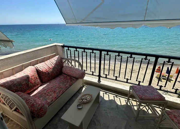 Seafront Maisonette In Fourka