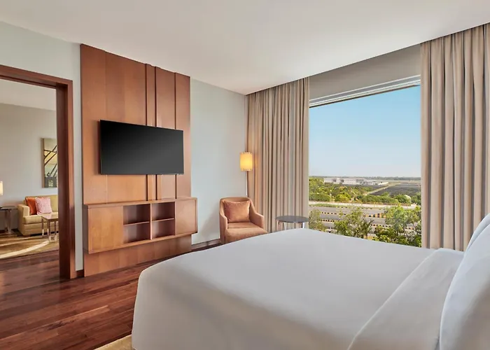 Courtyard By Marriott Kochi Airport