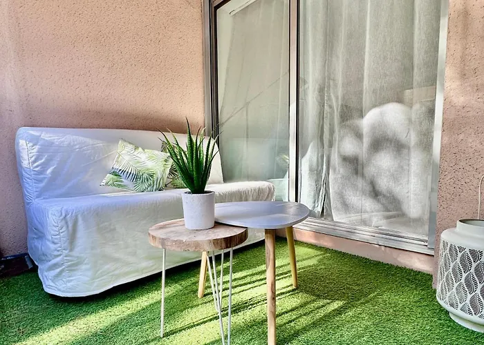 Studio Sur Le Port De Hyeres - A 2Min Des Plages, Clim & Balcon