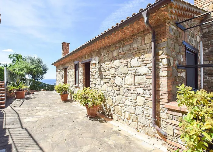 1 Bedroom Gorgeous Apartment In Casal Velino