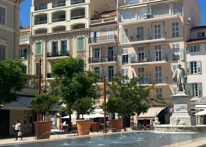 La Goelette - Palais Des Festivals