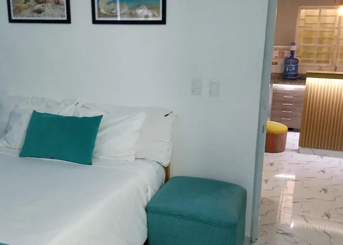 Apartamento Amueblado Caribe: Convenient Airport Retreat