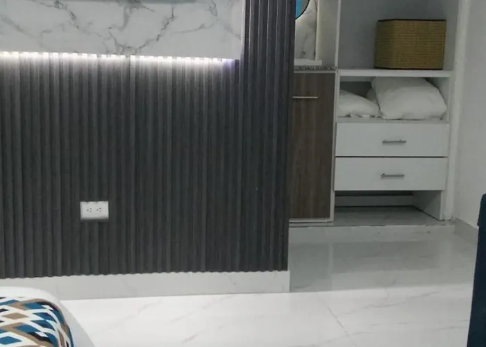 Apartamento Amueblado Caribe: Convenient Airport Retreat