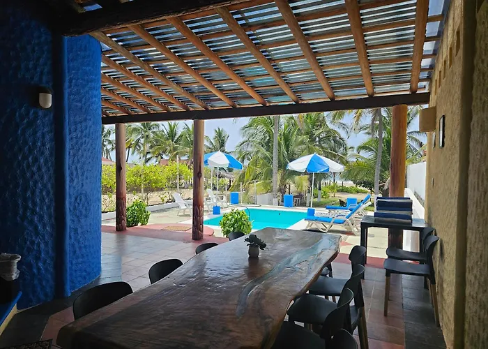 Quinta Del Aguila - Beachfront Family Villa & Private Pool