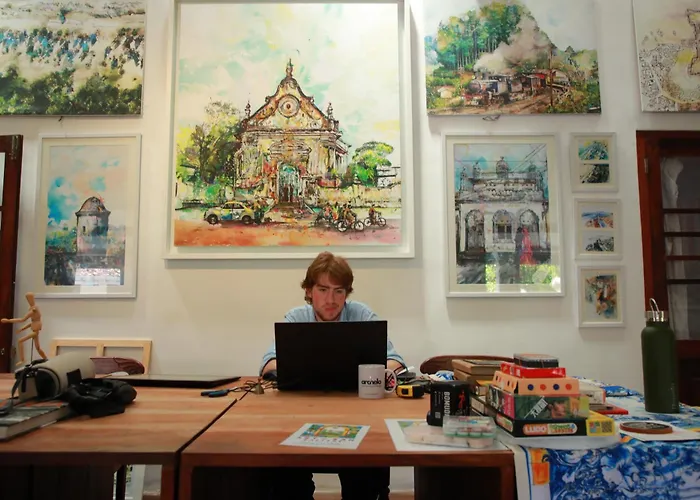 Artnest Gallery Stay , Pedlars St , Galle Fort