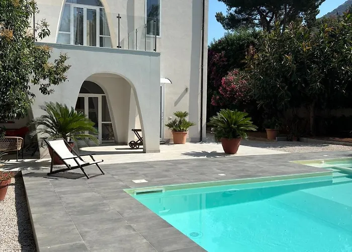 Villa Grasta, Nuova Esclusiva Con Piscina