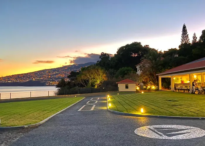 Albatroz Beach & Yacht Club