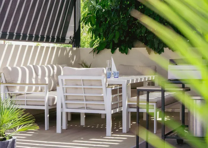 36 2 L Air Marin Terrasse Bioclimatique Toutes Saisons Detente Et Confort Netflix Sur Ecran Geant Stationnement Gratuit Et Acces Autoroute Facile