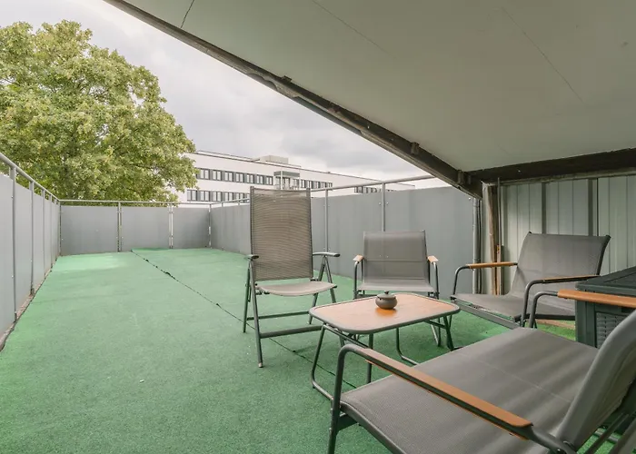 Exklusive Grosse Ferienwohnung Fuer 7 Personen, Parkplatz, Balkon, 3 Schlafzimmer