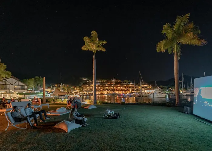 The Bannister Hotel & Yacht Club