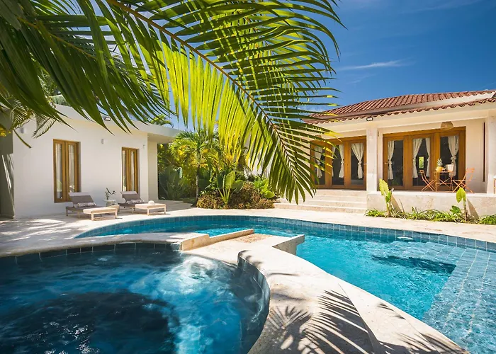 Tropical Roga Villa With Private Pool