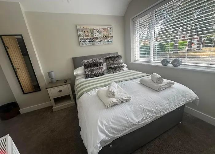 Modern, Newly Built 2 Bedroom Bungalow With Free Parking