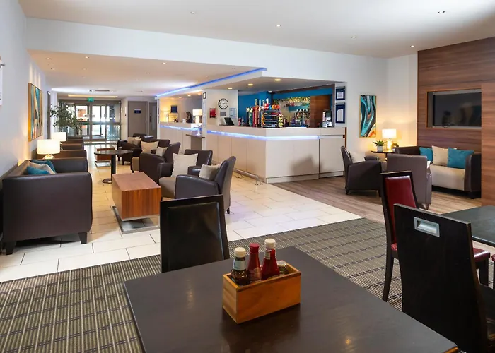 Holiday Inn Express Taunton East By Ihg