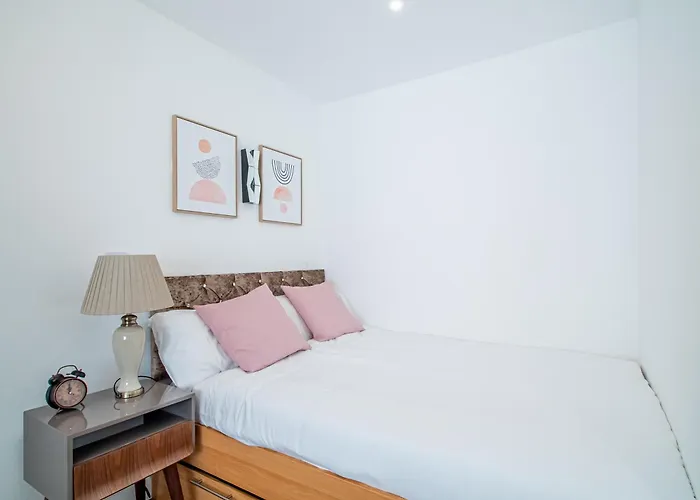 Avo Apartments: Serviced Short Lets with Free WiFi in South Yorkshire