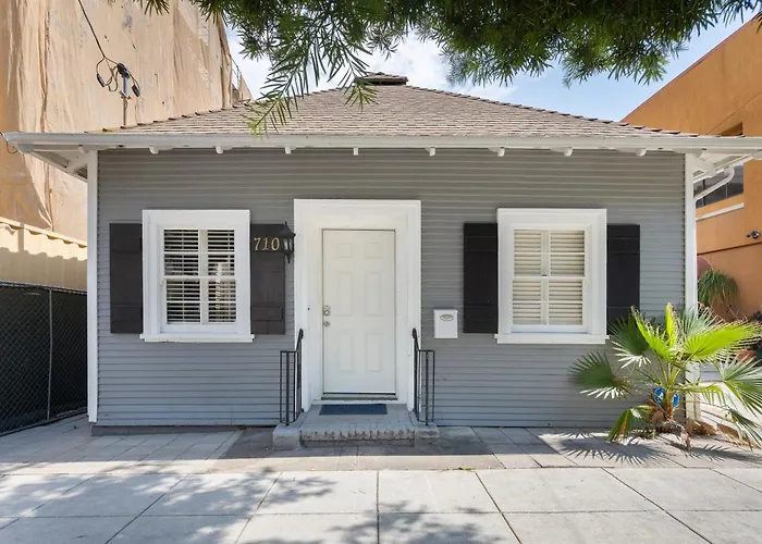 Adorable Pasadena Bungalow