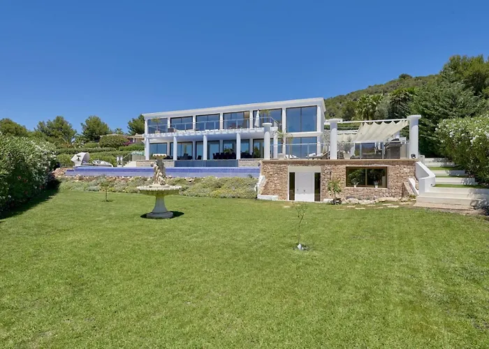 Dreamy 4 Bedroom Villa In Ibiza City, 1243