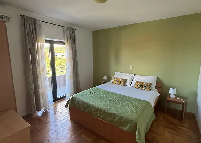 Apartments & Rooms Ana Sukosan