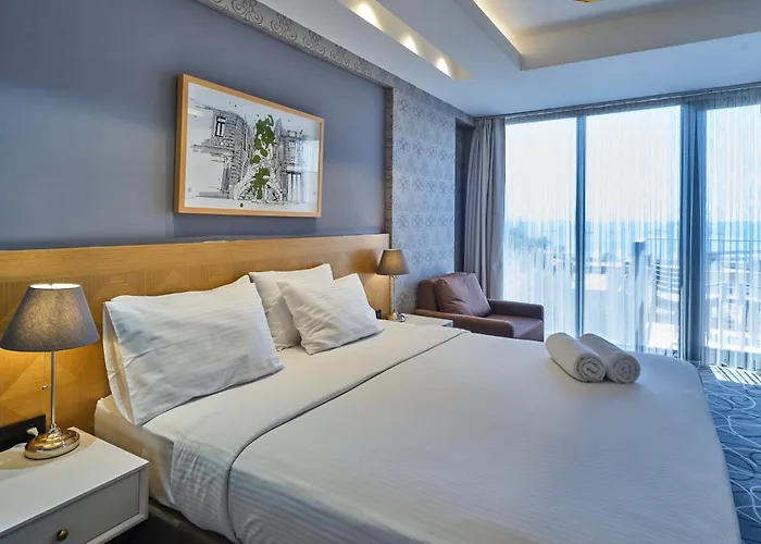 Four-G Hotel