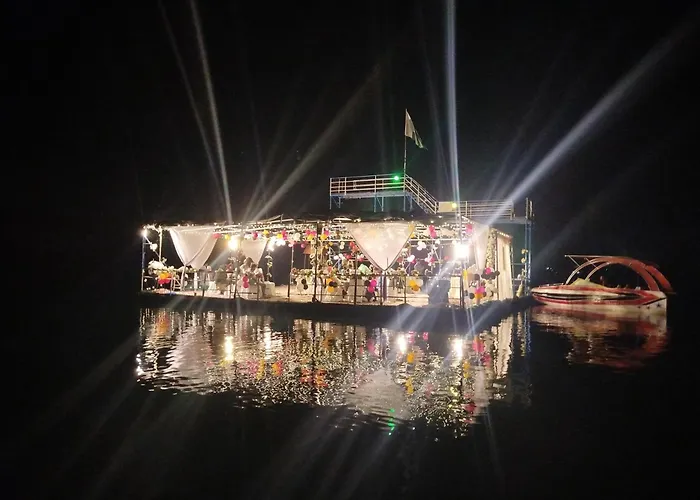 Lake View Hotel And Resort