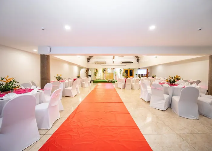 Tanoa Waterfront Hotel