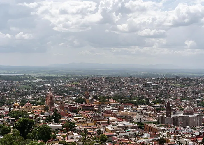 Casa Altamira, Stylish 1Br Loft With City Views In Centro