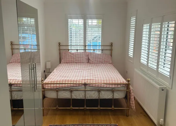 Charming Apt At The Heart Of Richmond London Plus Parking