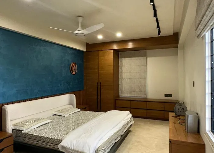 Woodlands Apartment- Fully Furnished Luxury Apt