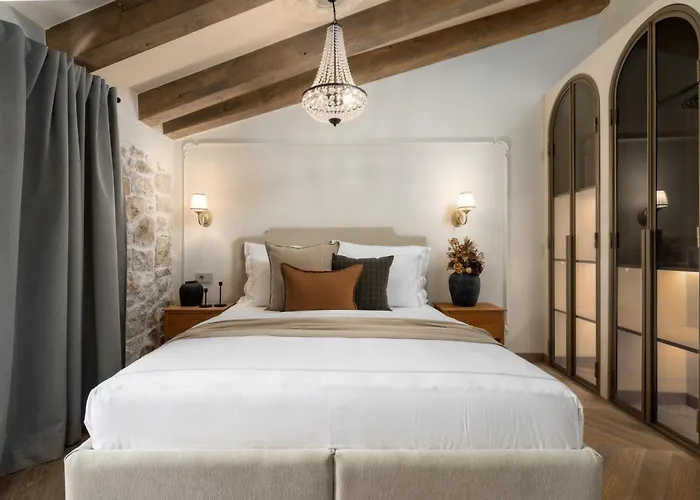 Silent Stone Apartment
