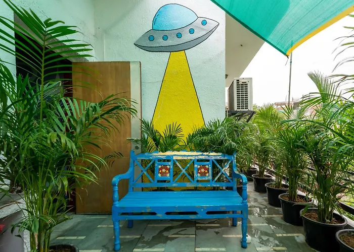 Whiite Panda - Backpacker Hostel In Delhi Greater Kailash