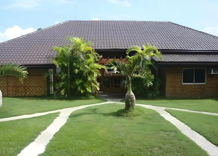 Cou Cou Bar Hotel & Restaurant
