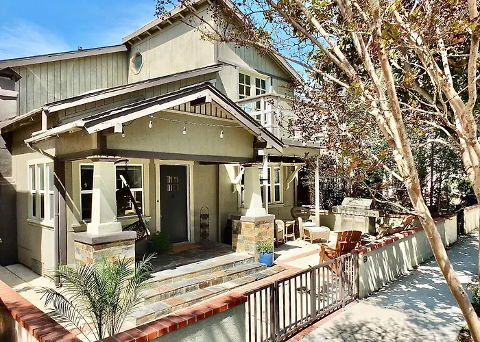 Park Avenue Beach Paradise - Chic & Secluded 4 Bdr