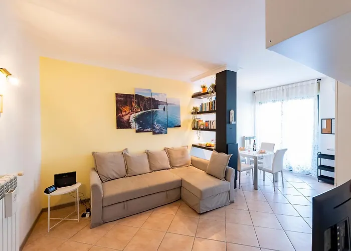 Guesthost - Cozy Flat 700Mt From The Sea With Parking