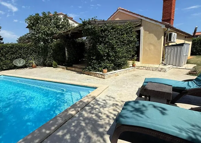 Rustic House With Private Swimming Pool
